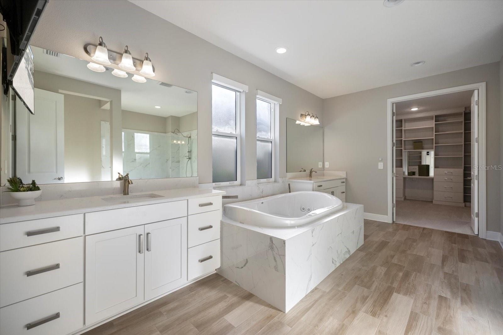 Image 19 of 63 For 5616 Soft Skies Drive