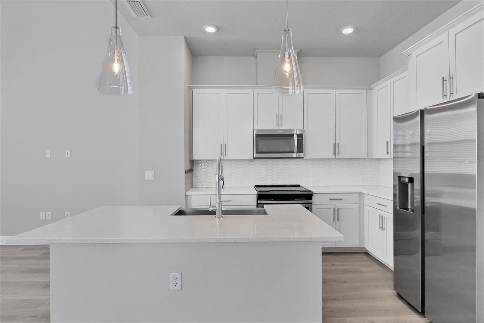 Image 11 of 59 For 2340 Lindstrom Street