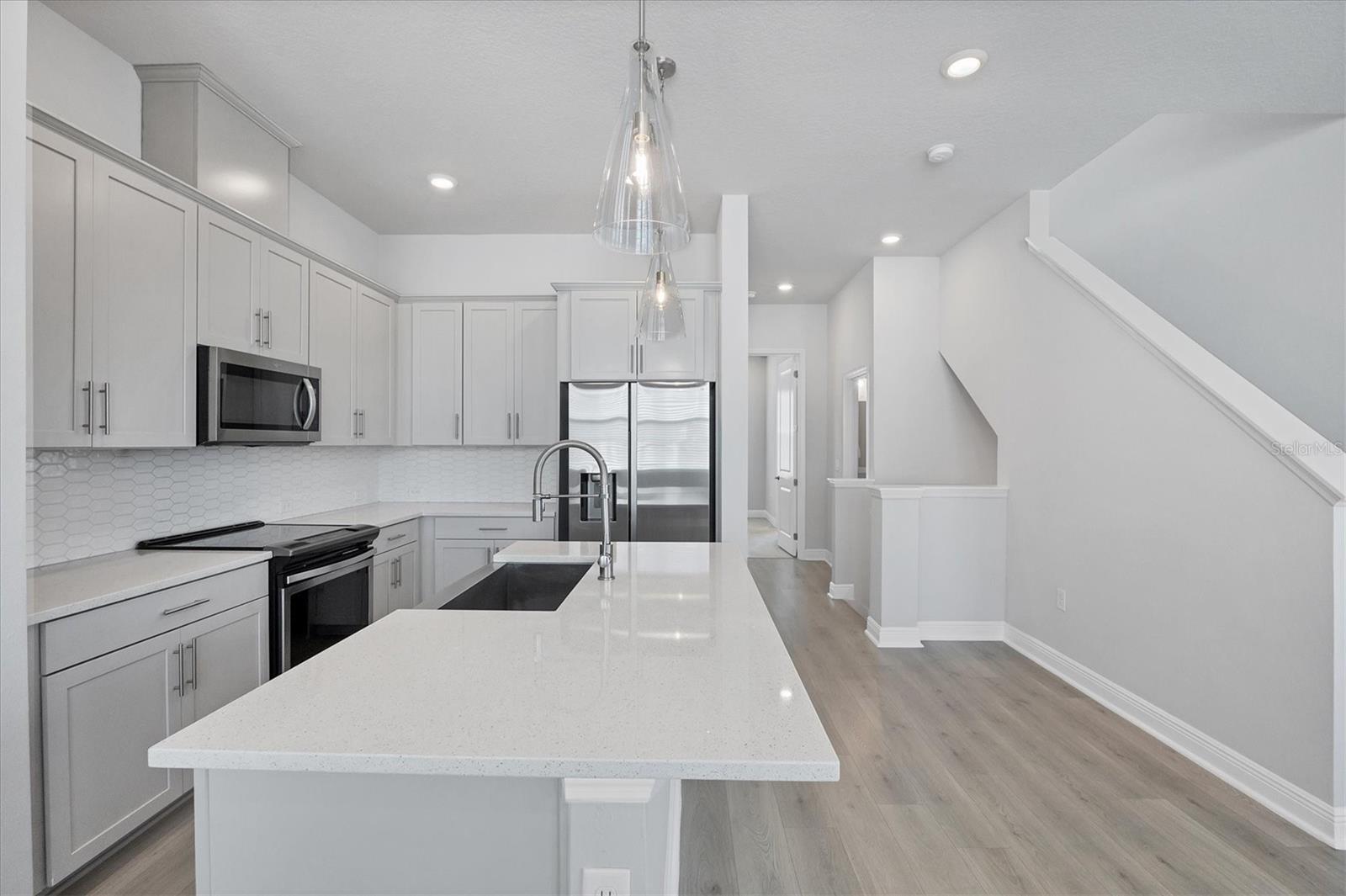 Image 12 of 59 For 2340 Lindstrom Street