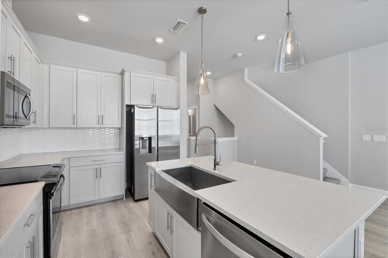 Image 13 of 59 For 2340 Lindstrom Street