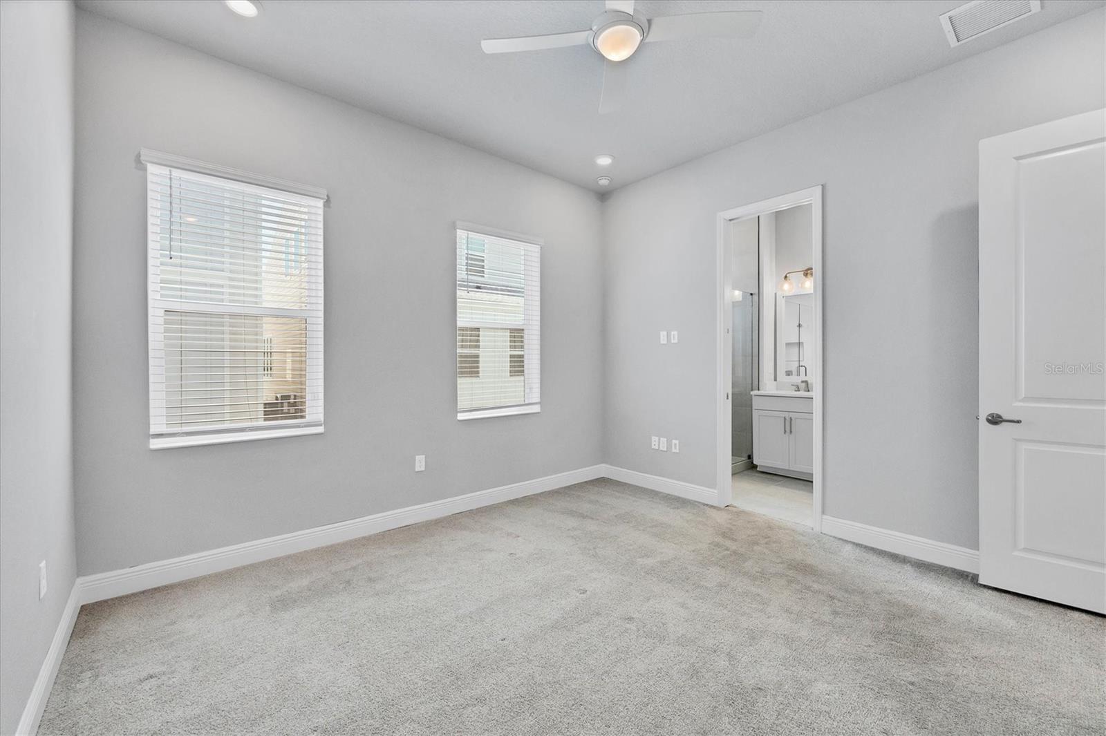 Image 16 of 59 For 2340 Lindstrom Street