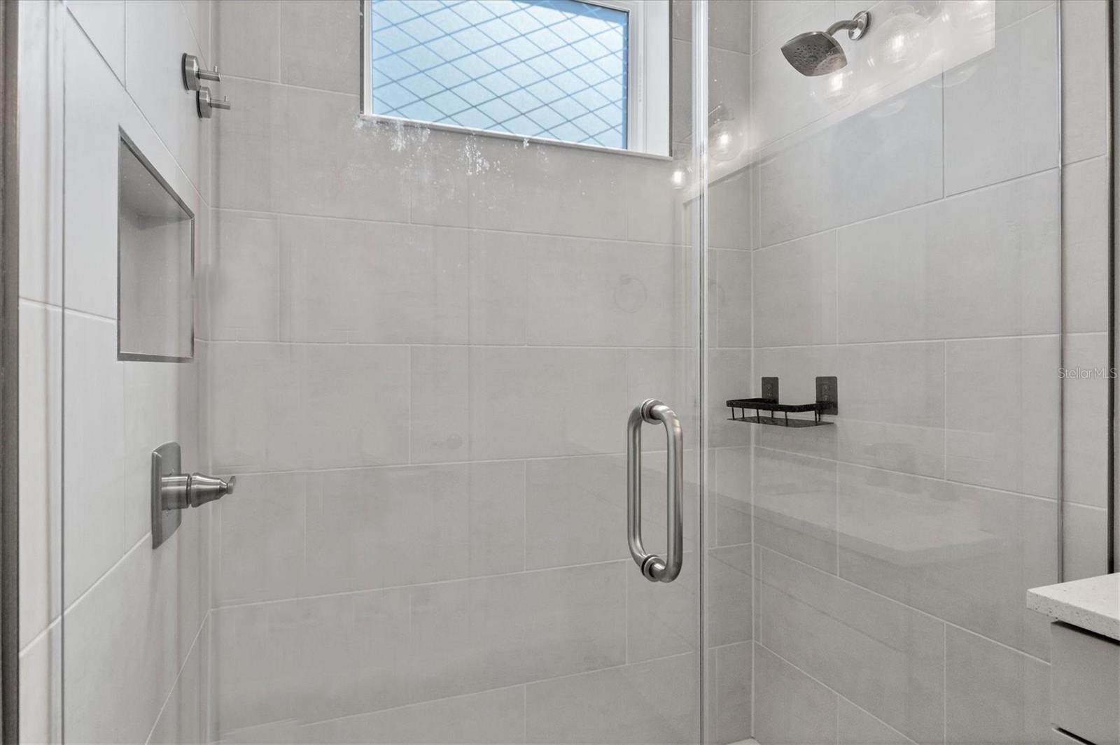 Image 19 of 59 For 2340 Lindstrom Street