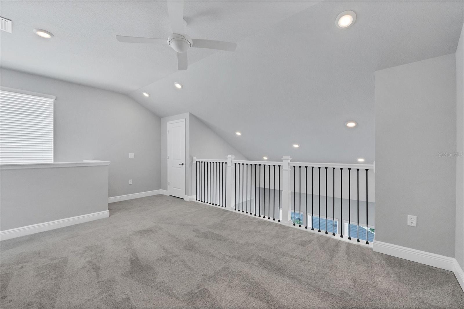 Image 22 of 59 For 2340 Lindstrom Street