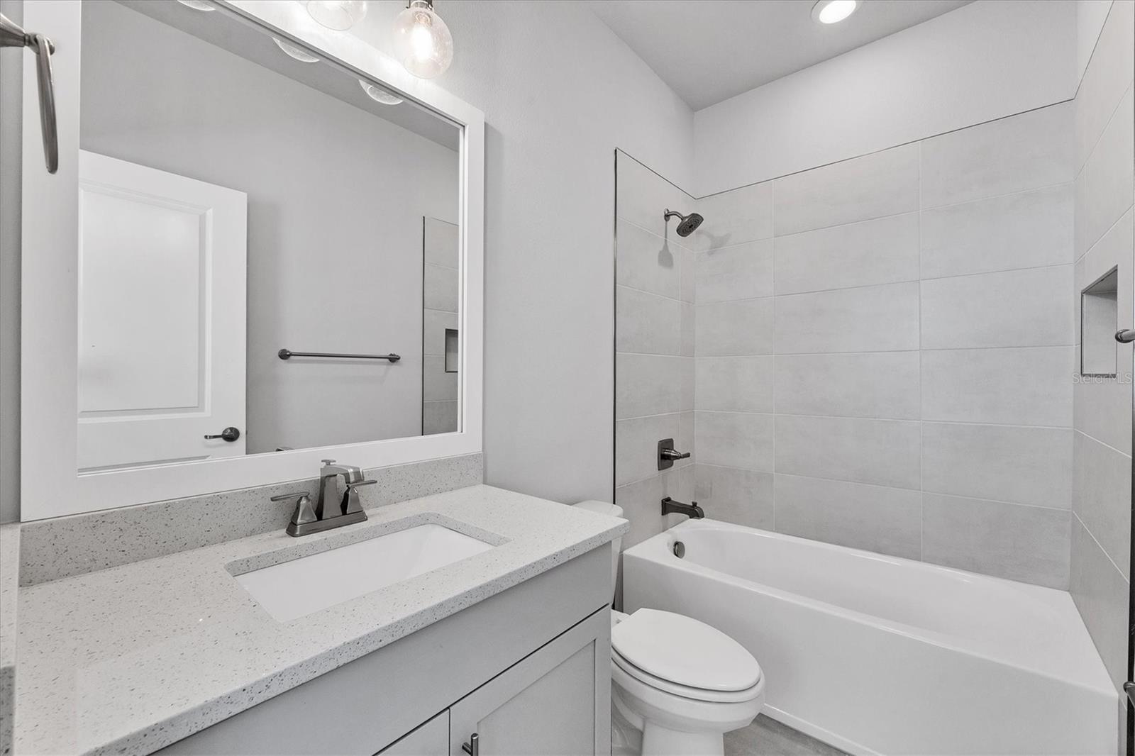 Image 27 of 59 For 2340 Lindstrom Street