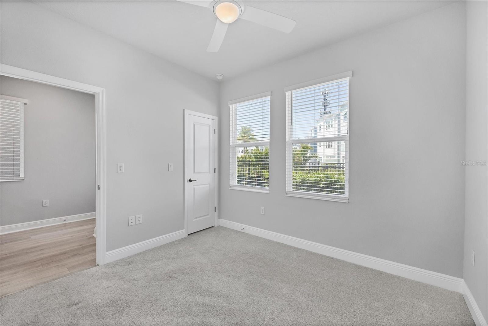 Image 30 of 59 For 2340 Lindstrom Street