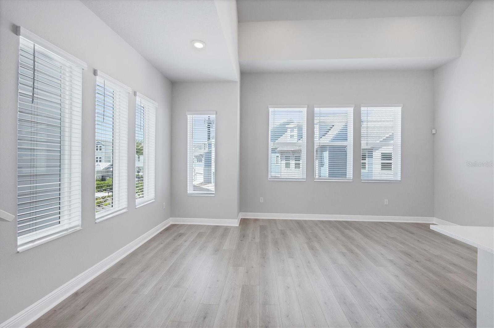 Image 5 of 59 For 2340 Lindstrom Street