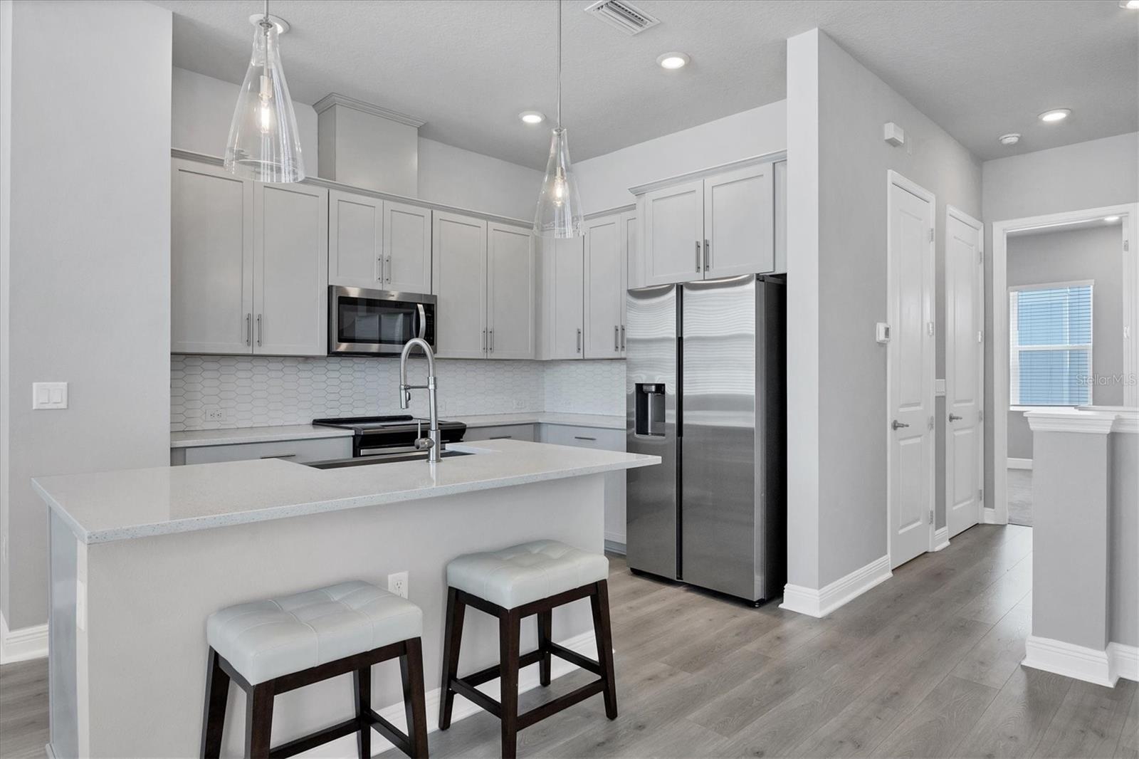 Image 9 of 59 For 2340 Lindstrom Street