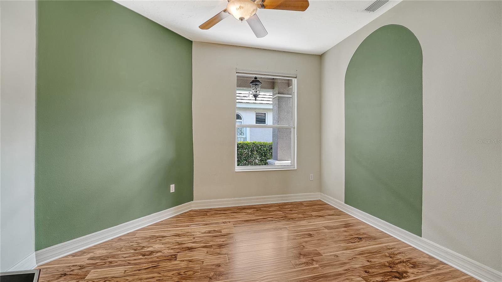 Image 19 of 51 For 6519 Oakland Hills Drive