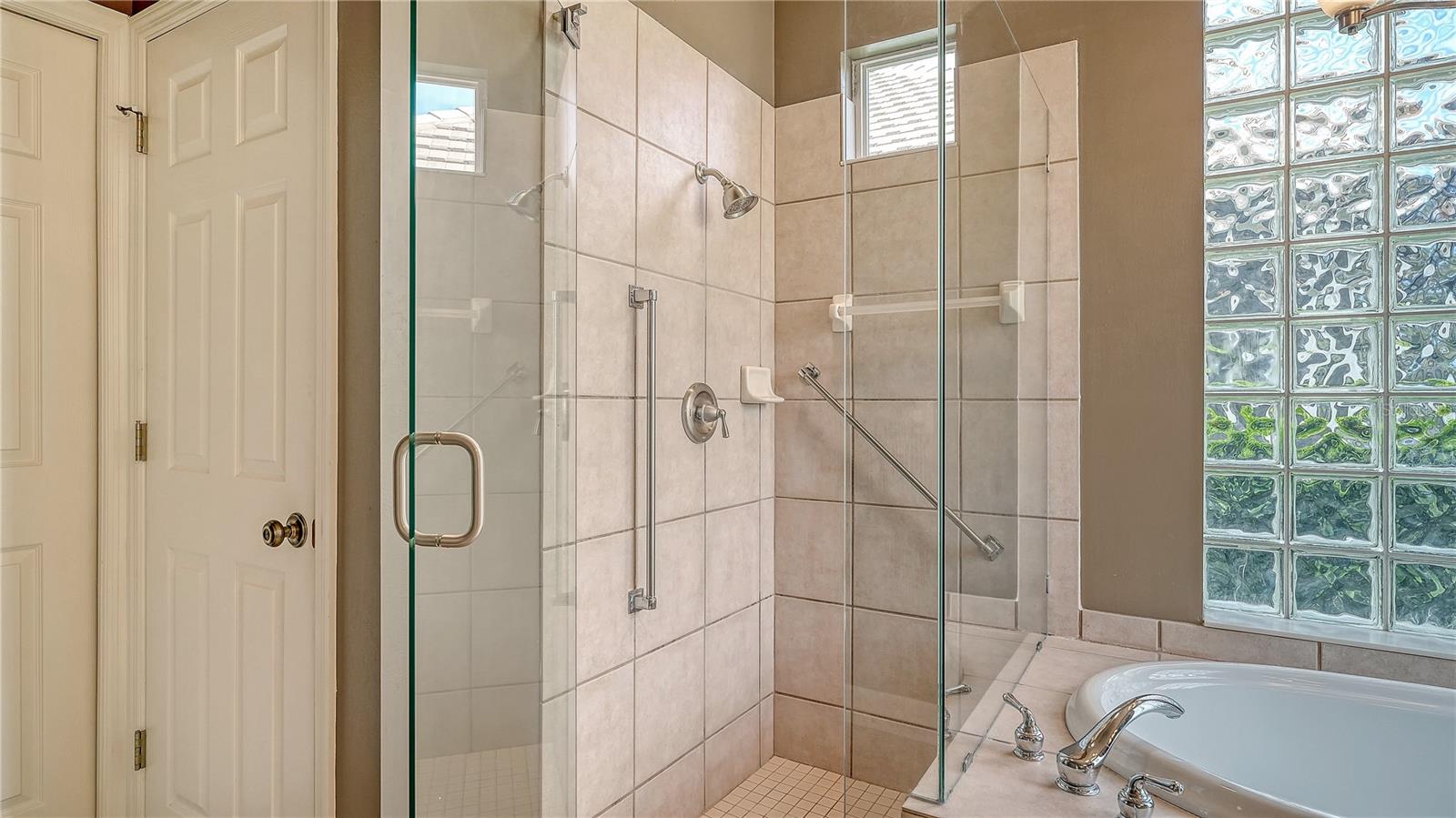 Image 25 of 51 For 6519 Oakland Hills Drive