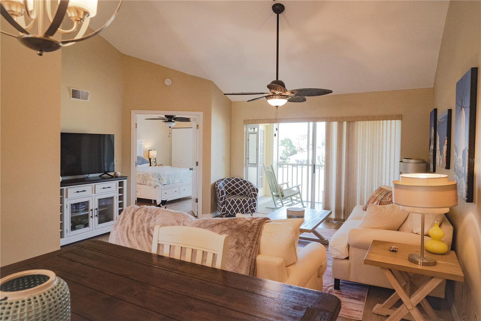 Image 10 of 41 For 433 Cerromar Lane 541