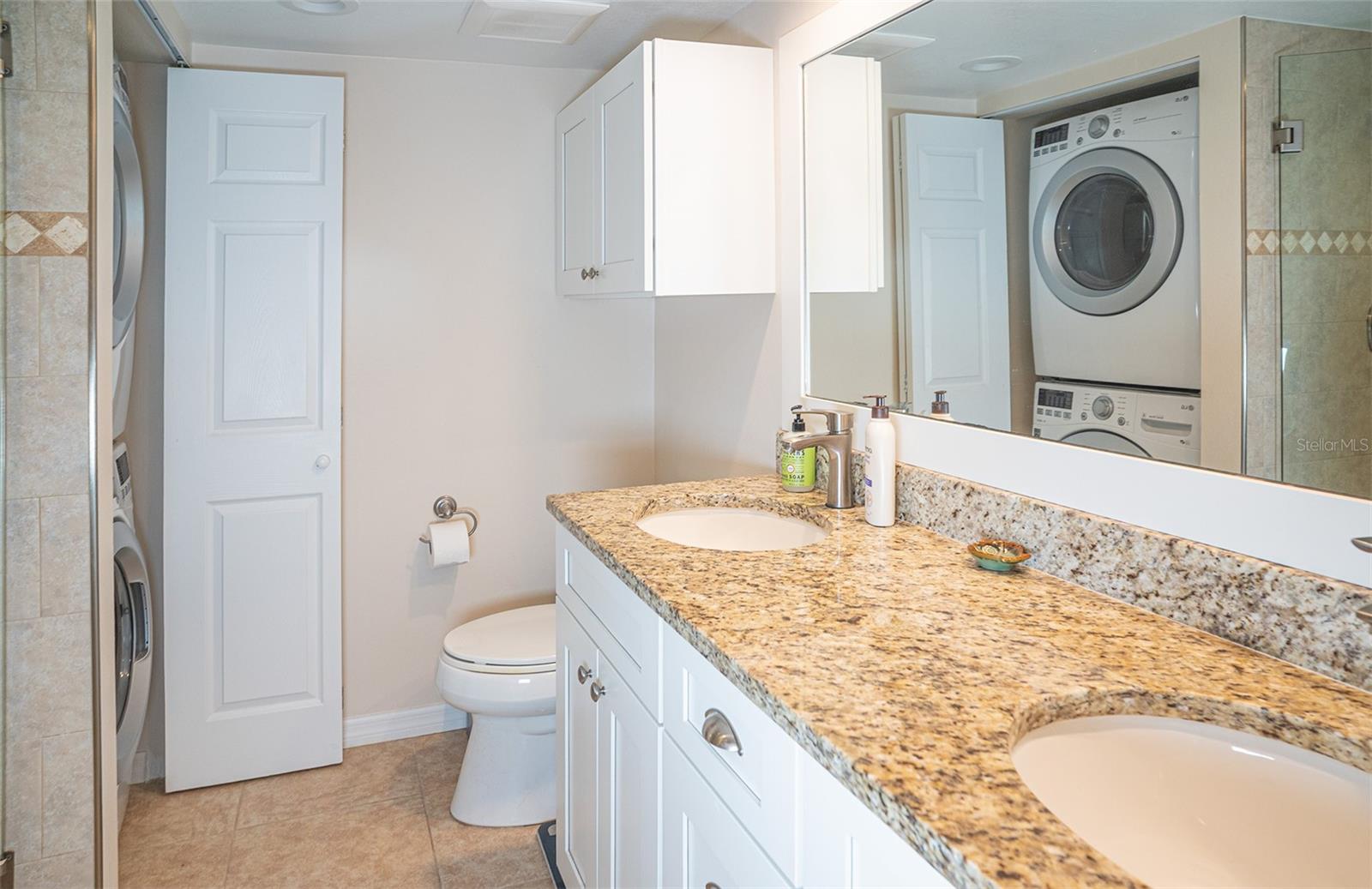 Image 18 of 41 For 433 Cerromar Lane 541