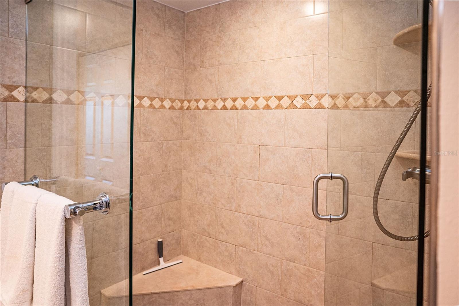 Image 19 of 41 For 433 Cerromar Lane 541