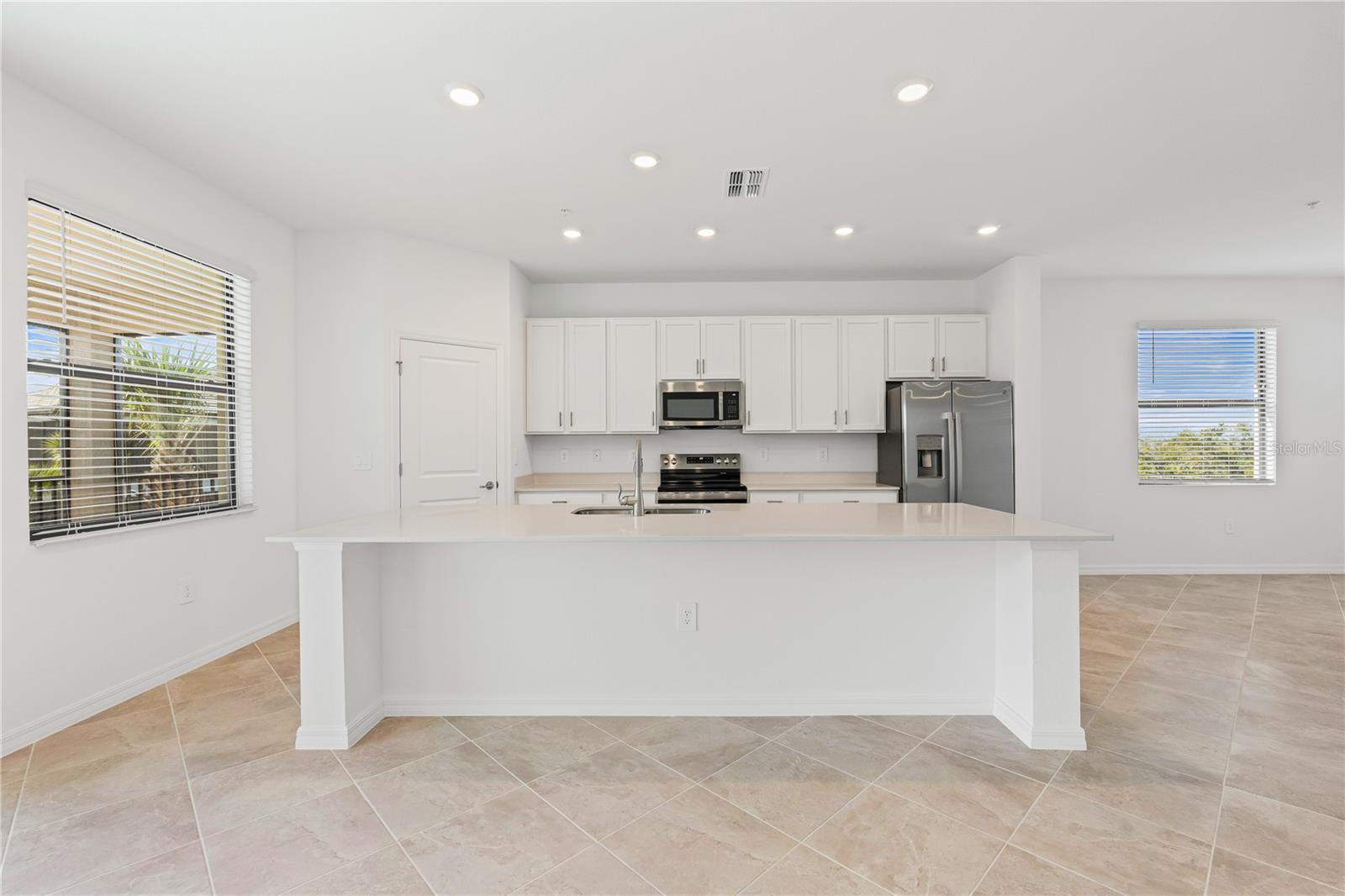 Image 8 of 32 For 5608 Summit Pointe Circle 103