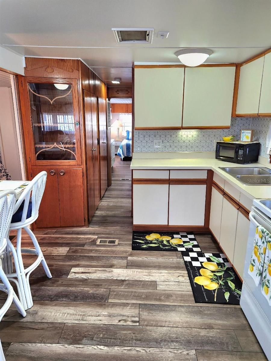 Image 17 of 57 For 1912 Iowa Avenue