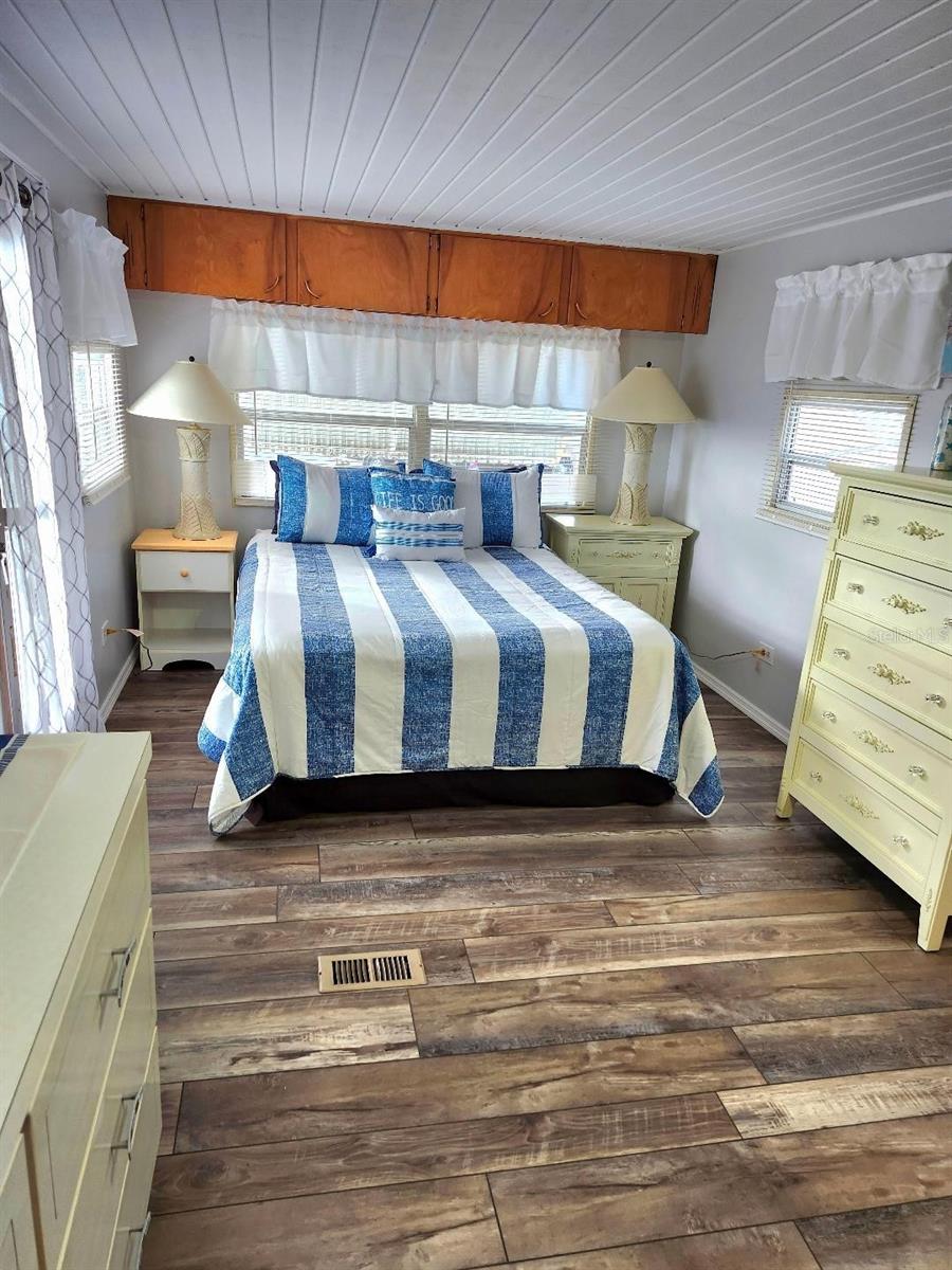 Image 22 of 57 For 1912 Iowa Avenue