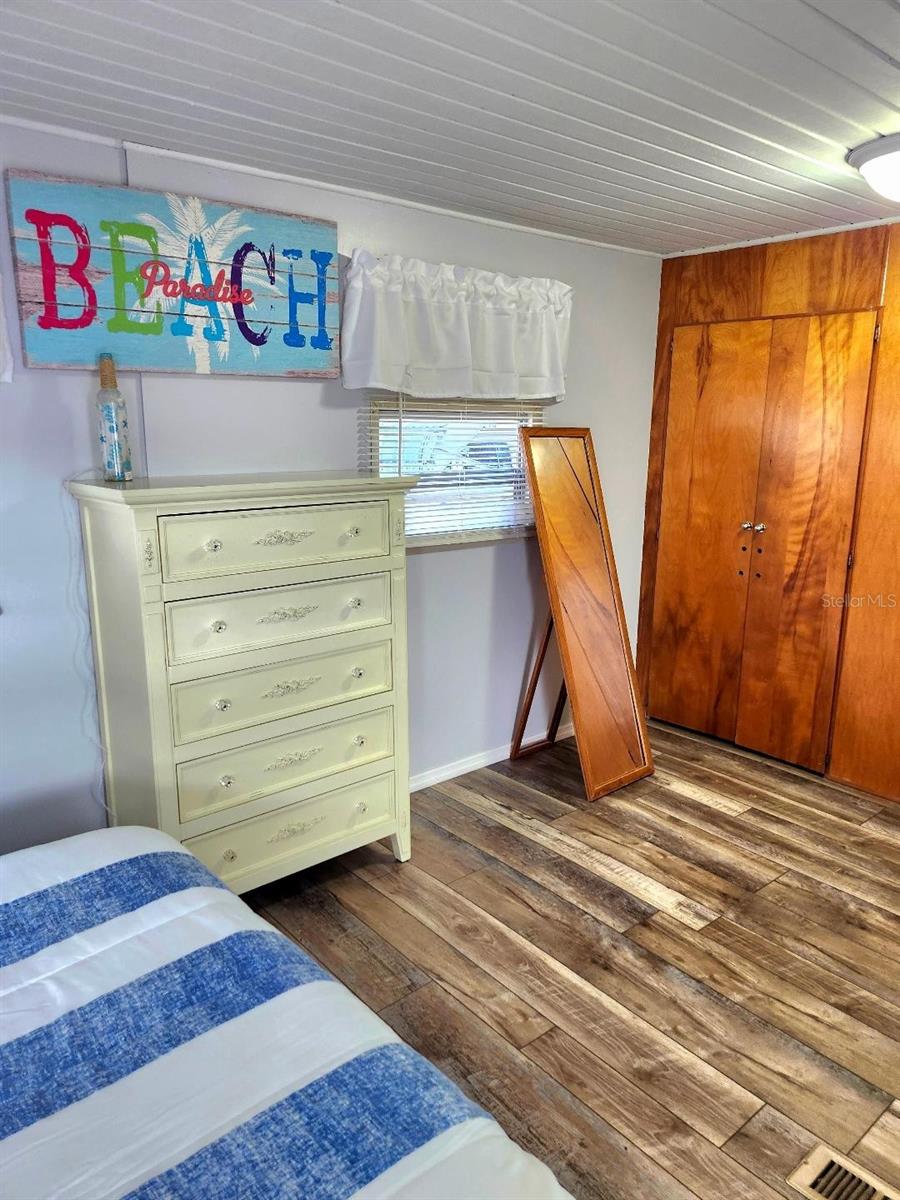 Image 24 of 57 For 1912 Iowa Avenue