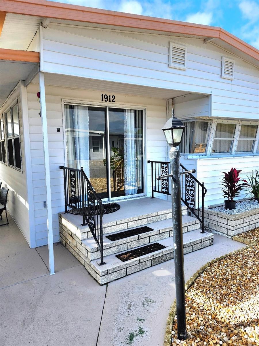 Image 4 of 57 For 1912 Iowa Avenue