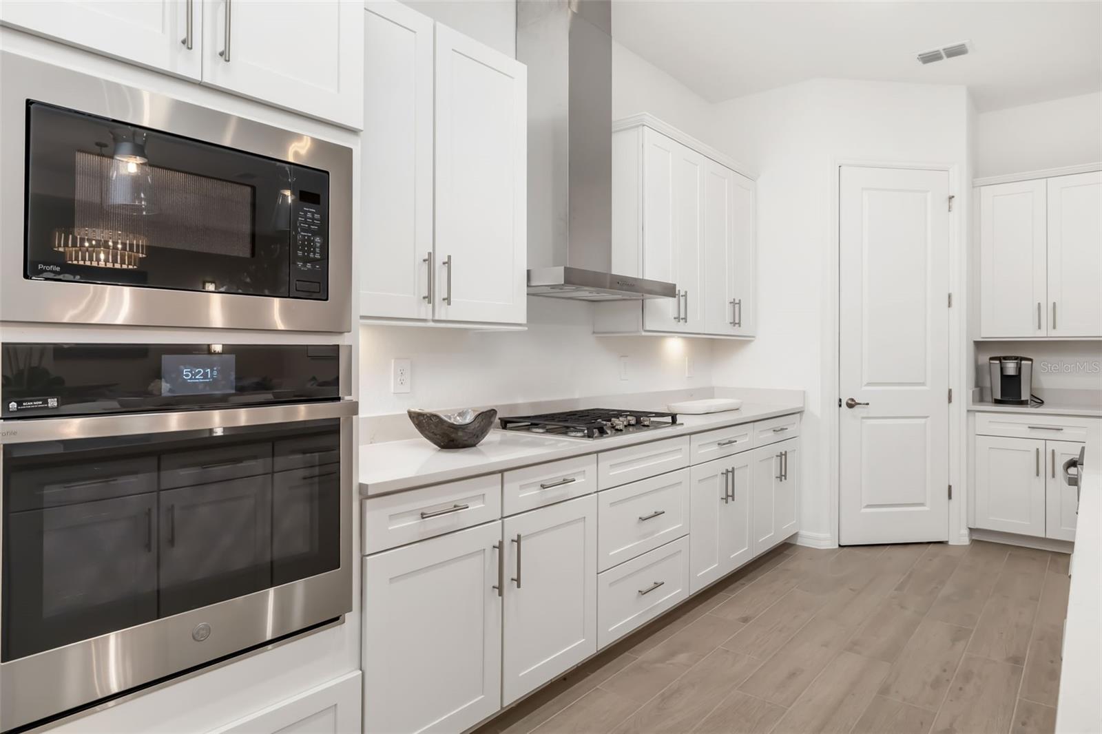 Image 12 of 90 For 5617 Lightning Whelk Lane