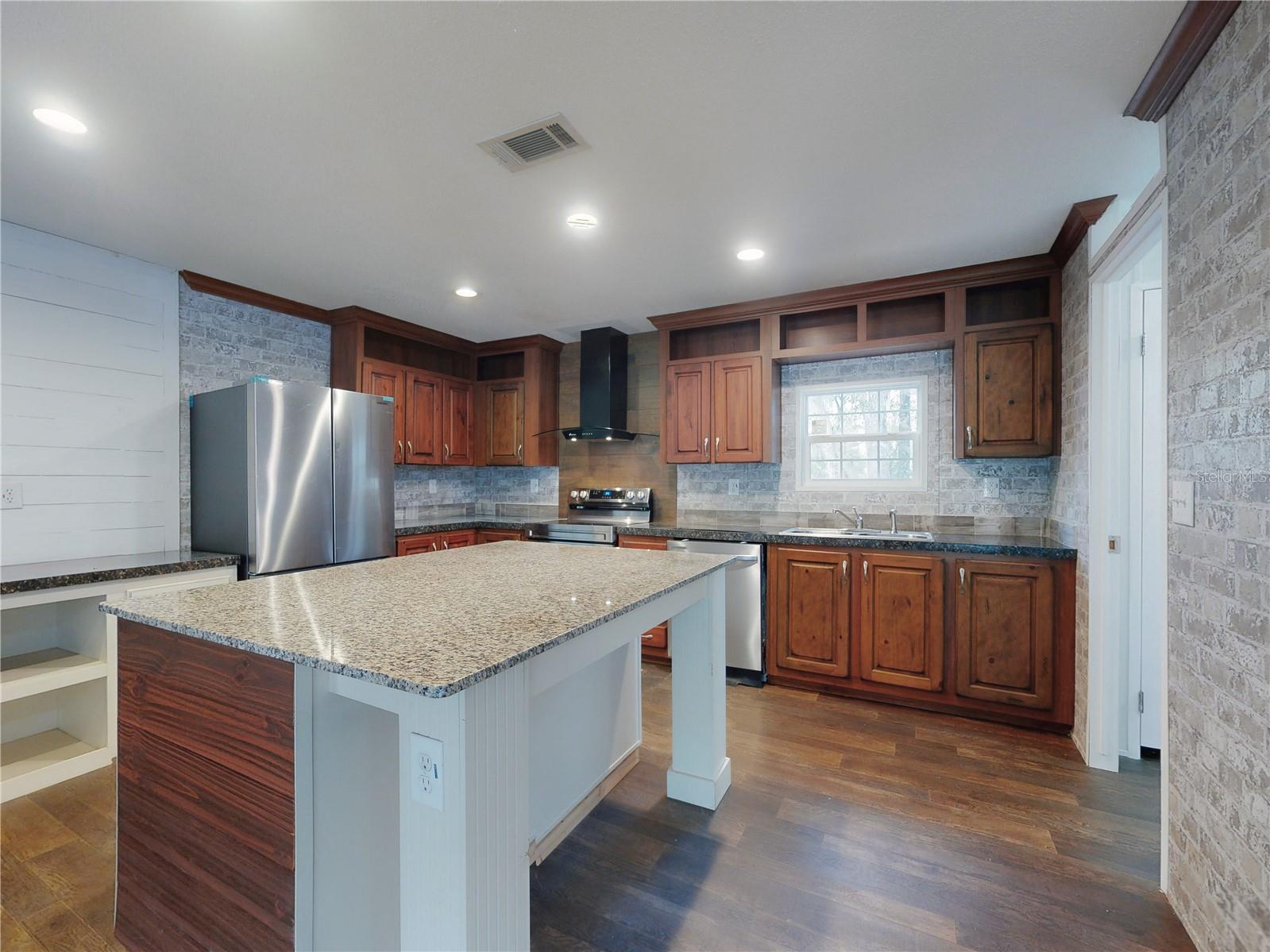 Image 15 of 62 For 4300 175th Street Road