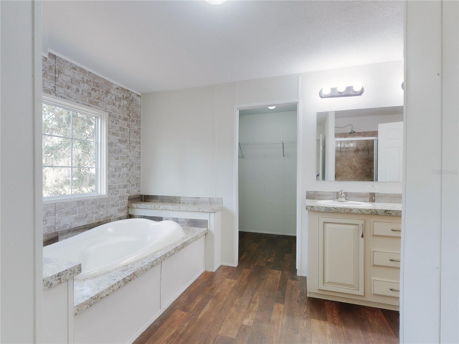 Image 29 of 62 For 4300 175th Street Road