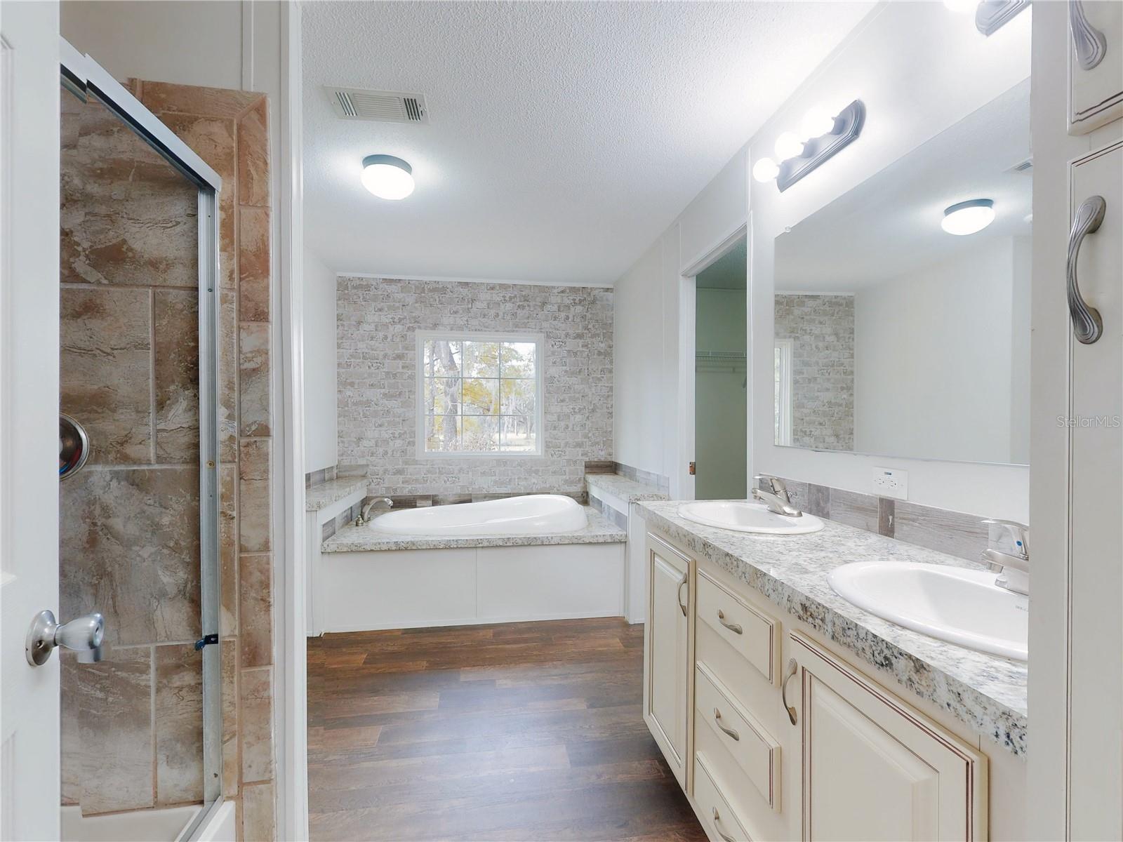 Image 33 of 62 For 4300 175th Street Road