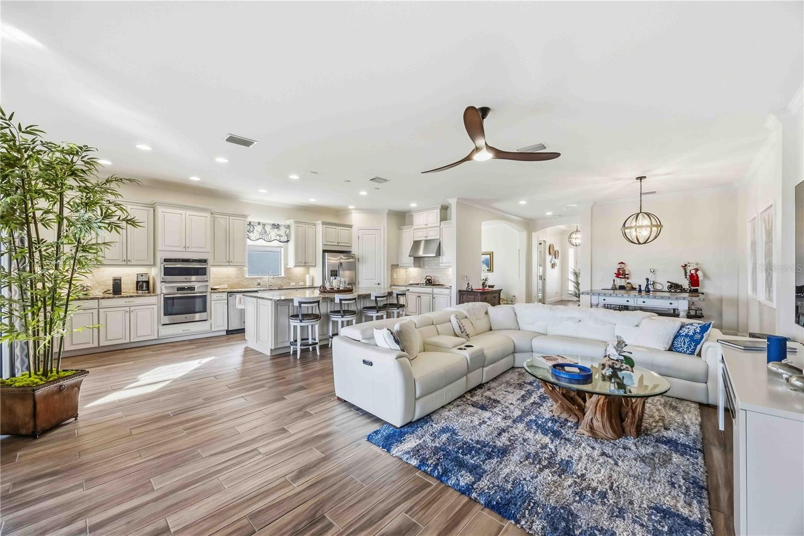 Image 5 of 35 For 5400 Manchini Street