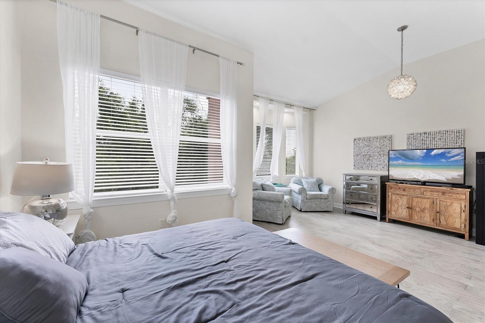 Image 18 of 46 For 5469 46th Court W