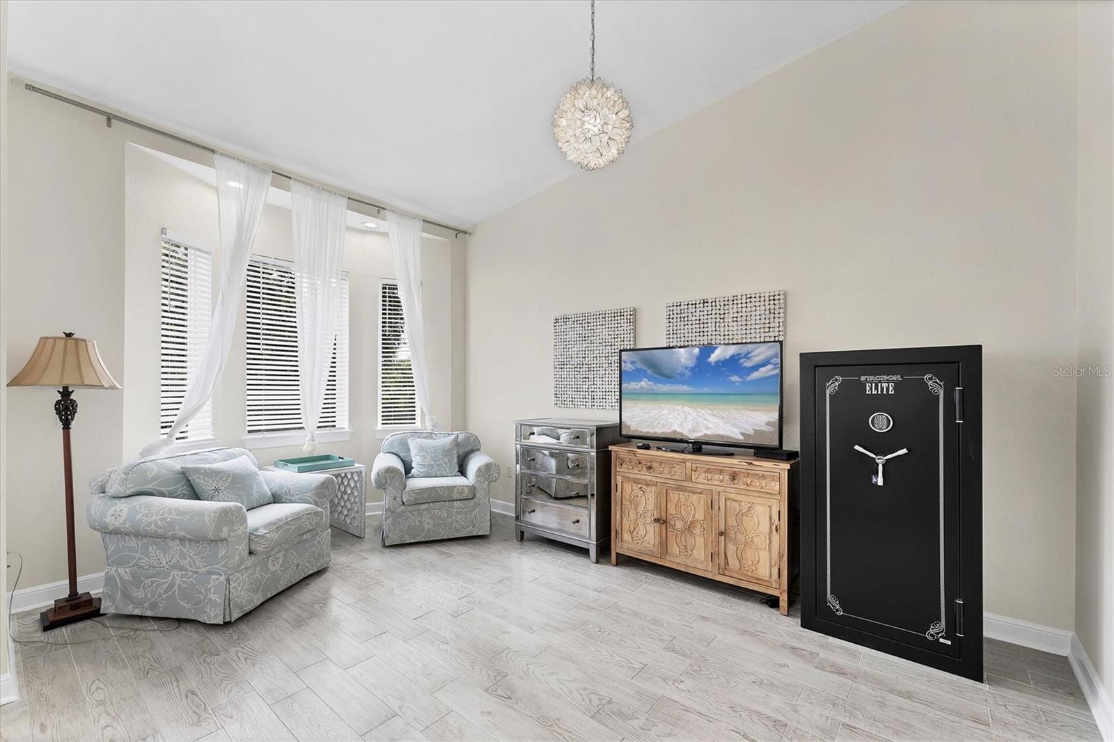 Image 19 of 46 For 5469 46th Court W