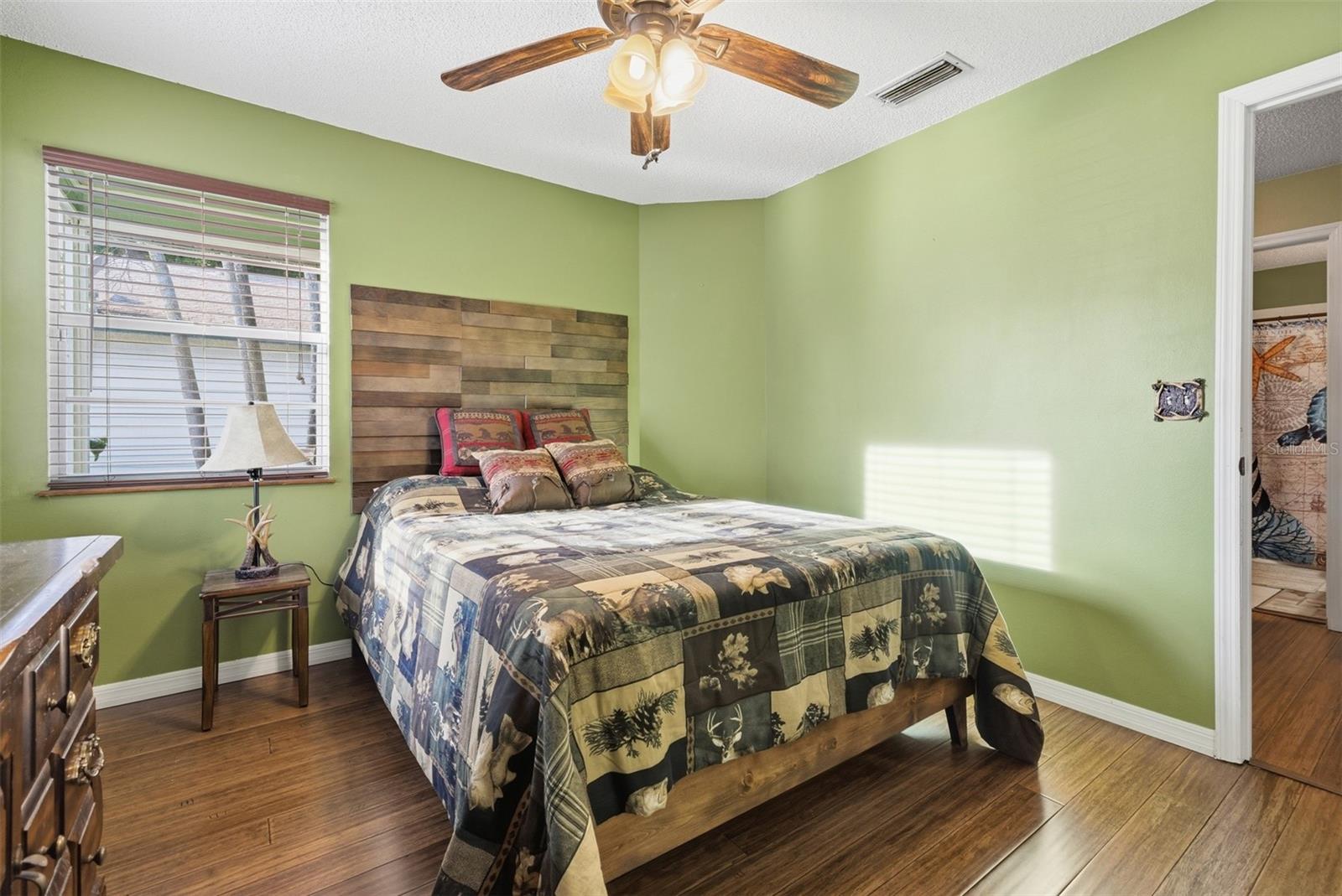 Image 15 of 37 For 331 Bearded Oaks Circle