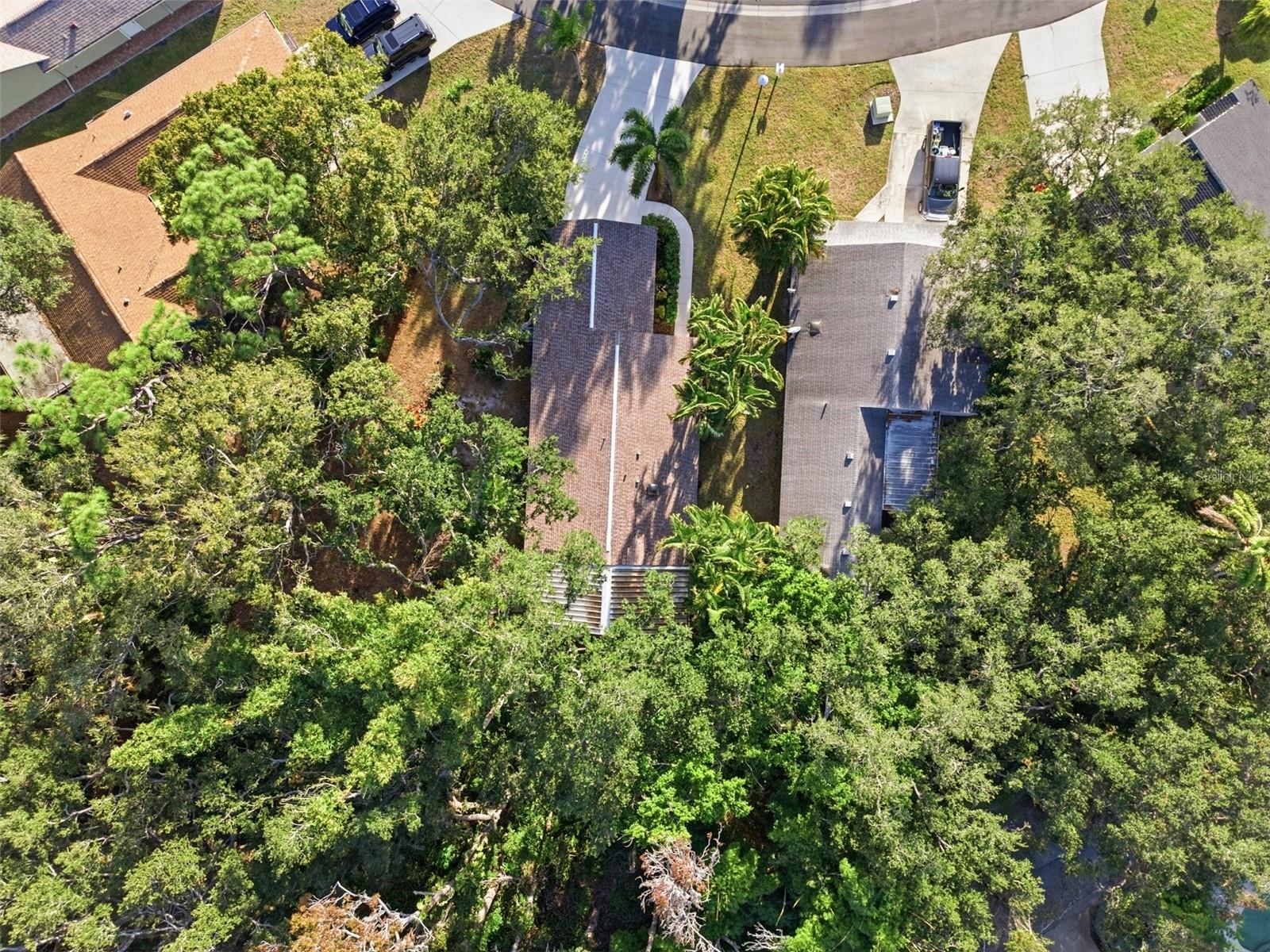 Image 32 of 37 For 331 Bearded Oaks Circle