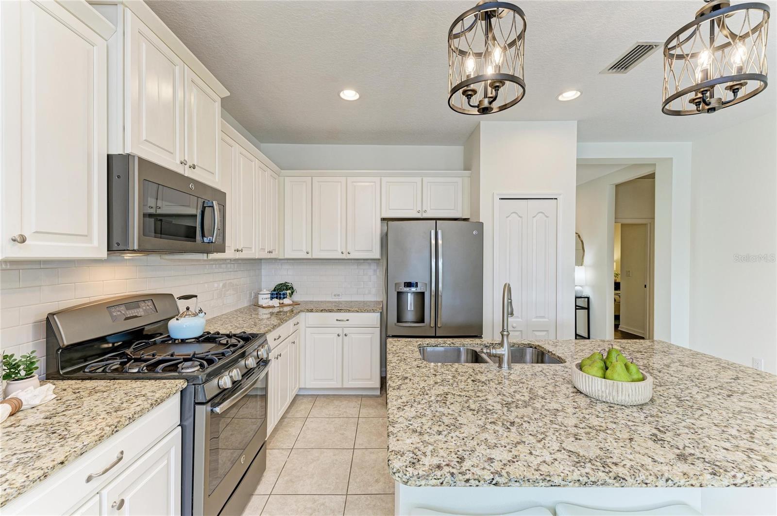 Image 24 of 52 For 5419 Fairfield Boulevard