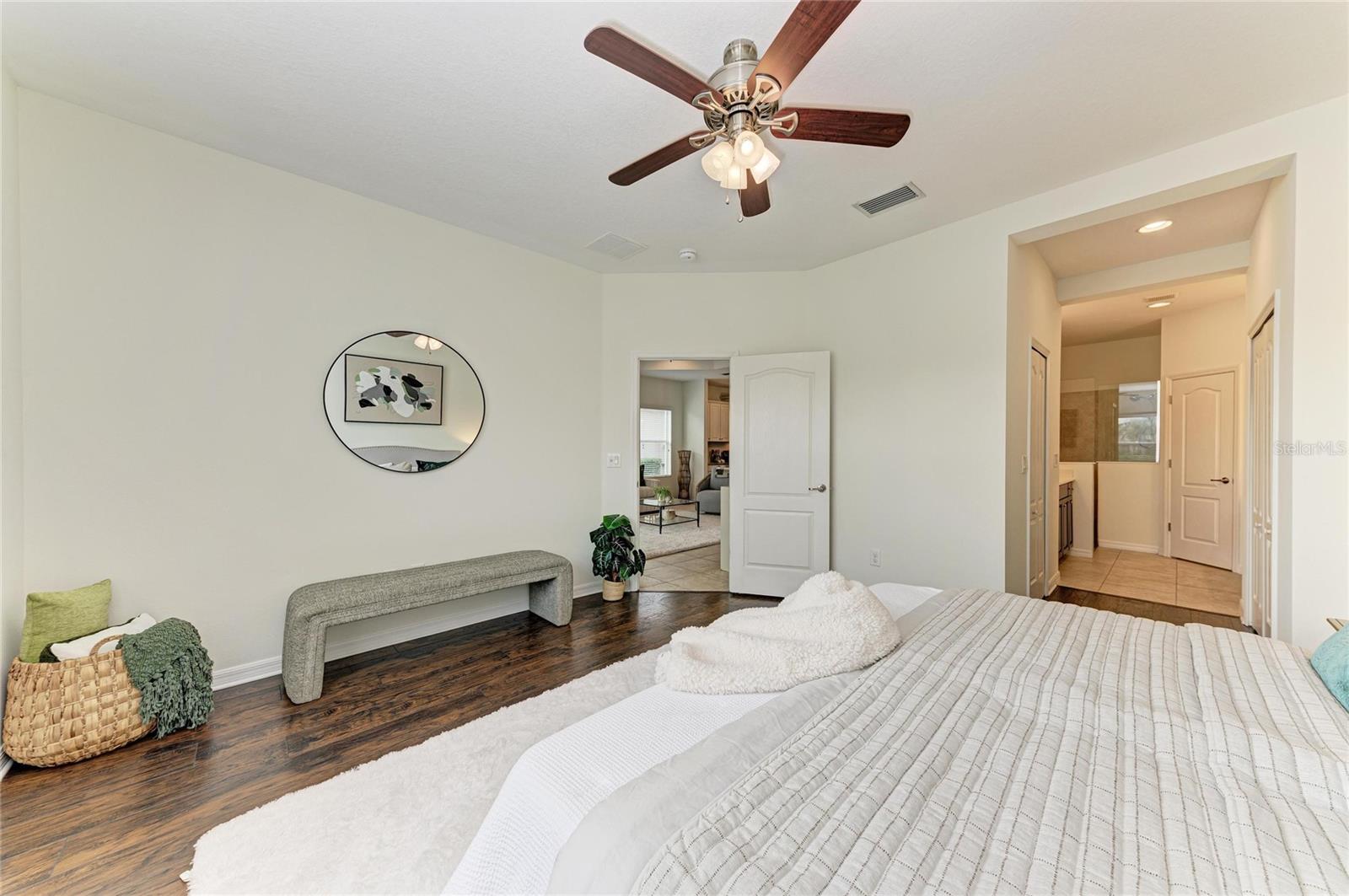 Image 28 of 52 For 5419 Fairfield Boulevard