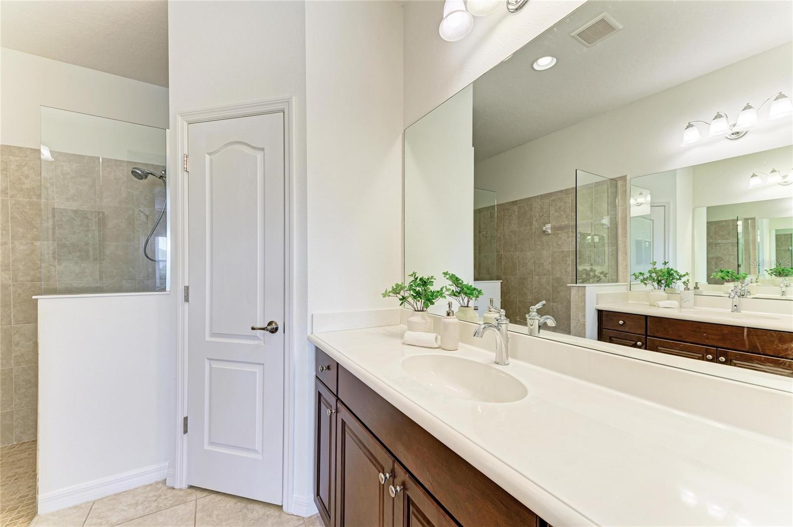 Image 32 of 52 For 5419 Fairfield Boulevard