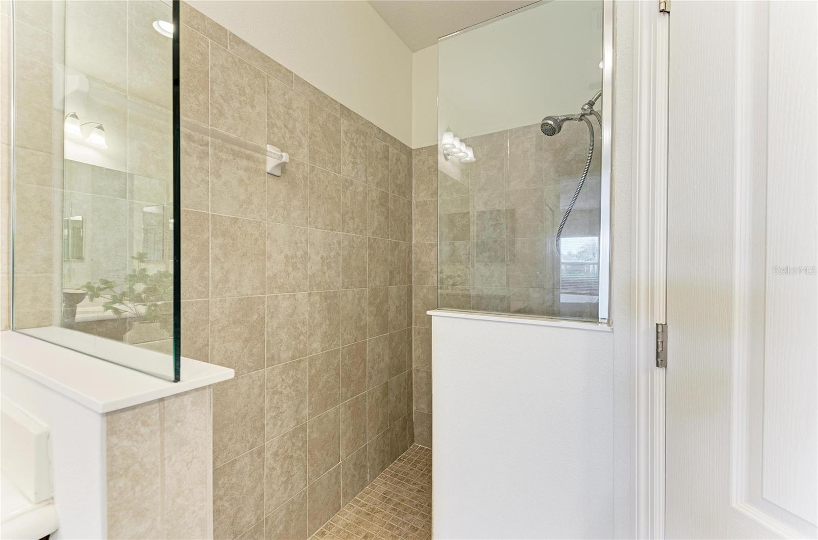 Image 33 of 52 For 5419 Fairfield Boulevard