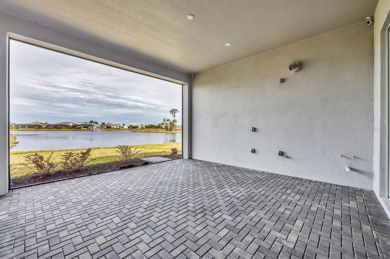 Image 34 of 78 For 17920 Palmiste Drive