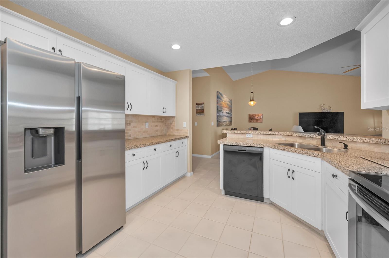 Image 13 of 35 For 824 Manchester Woods Drive 48