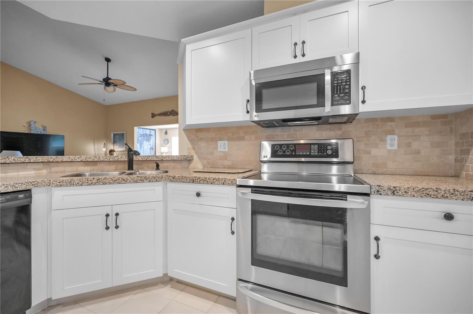 Image 14 of 35 For 824 Manchester Woods Drive 48