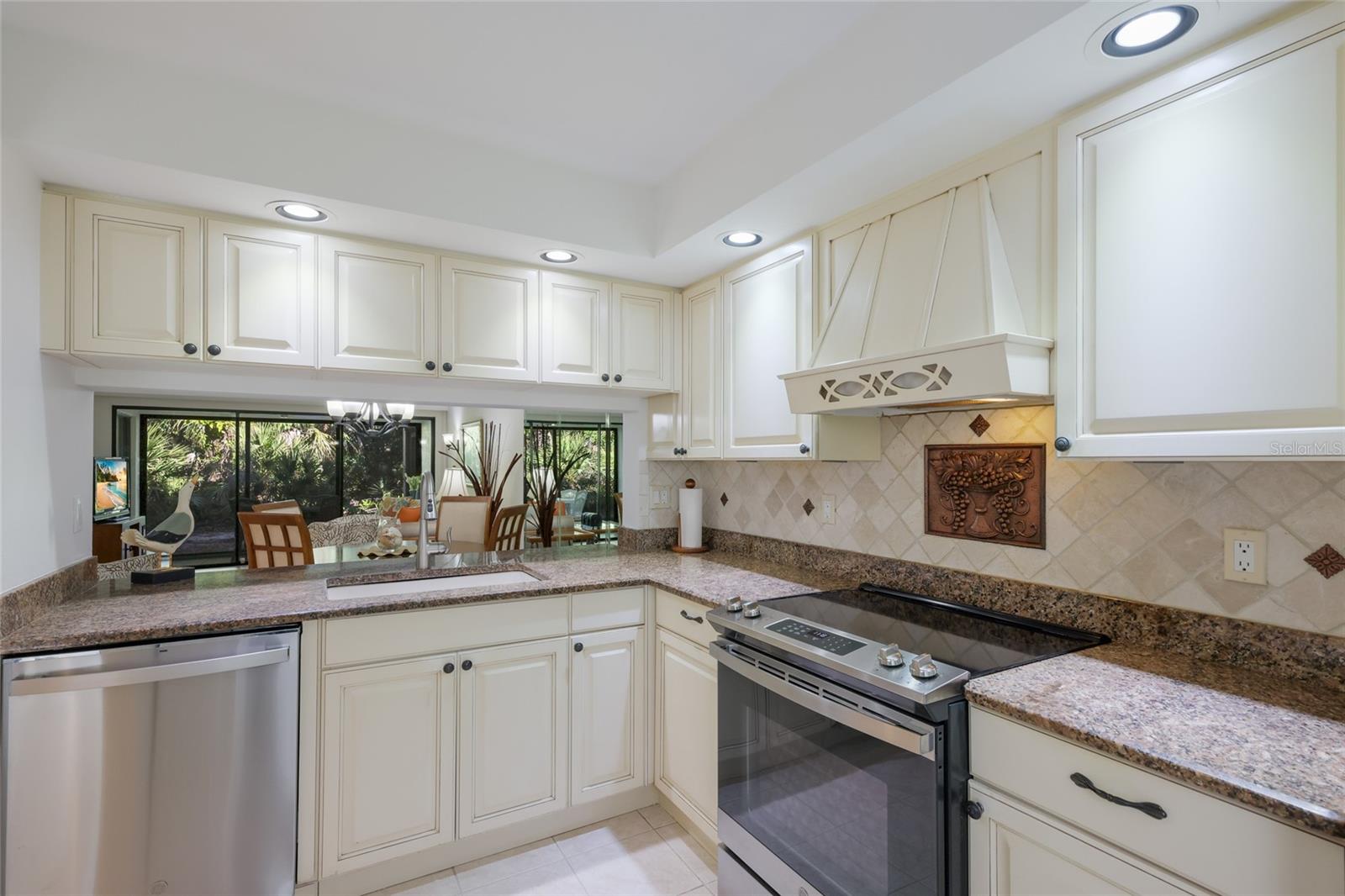 Image 5 of 55 For 4759 Winslow Beacon  21