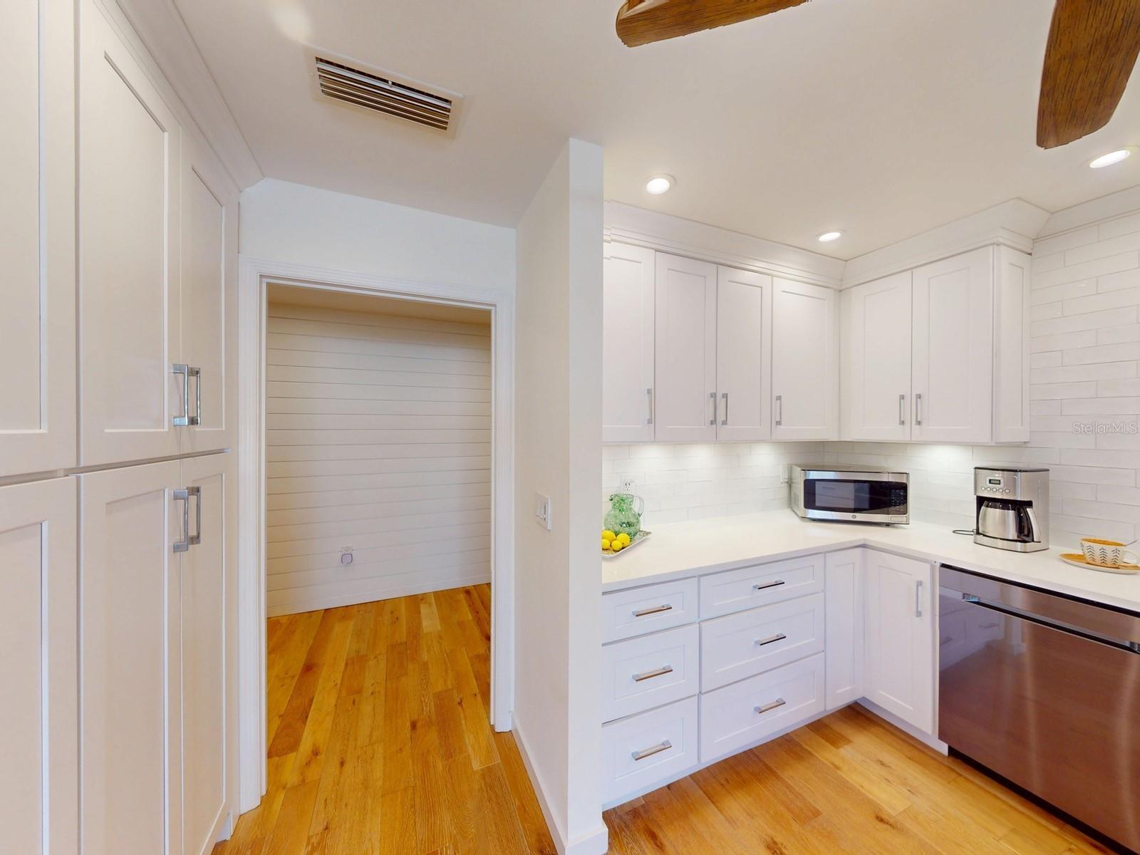 Image 8 of 89 For 5510 Chanteclaire 46