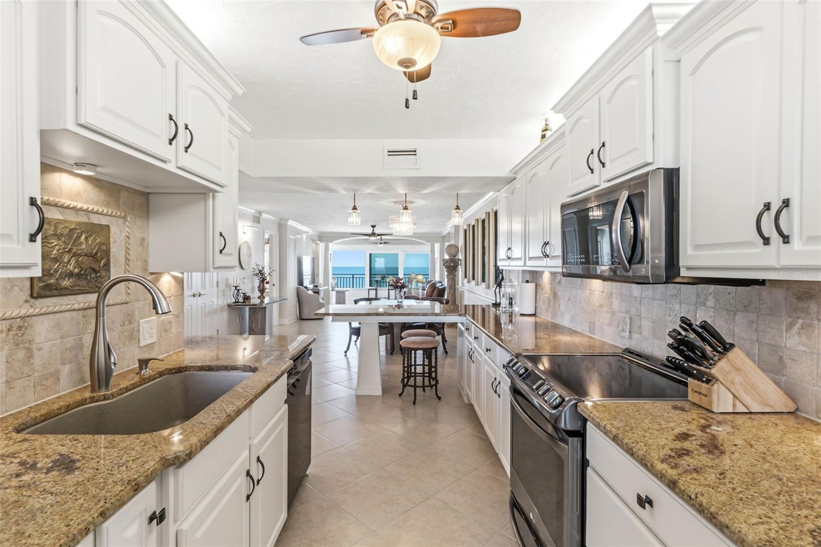 Image 10 of 58 For 19 Whispering Sands Drive 1204