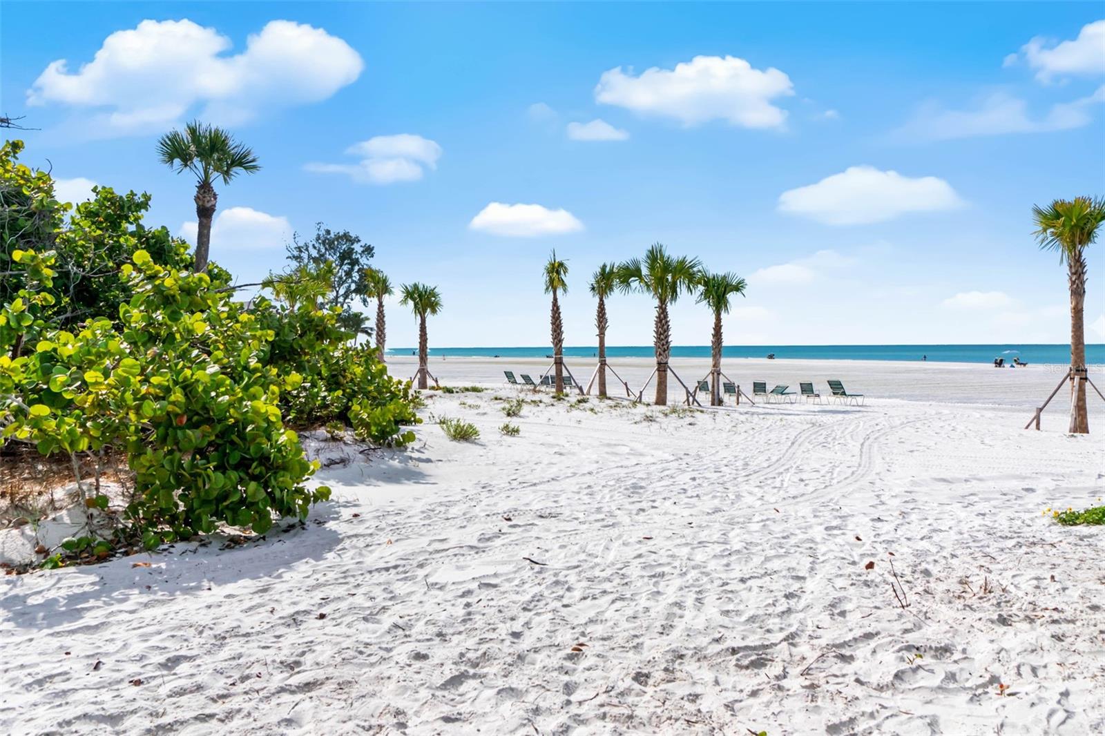 Image 41 of 58 For 19 Whispering Sands Drive 1204