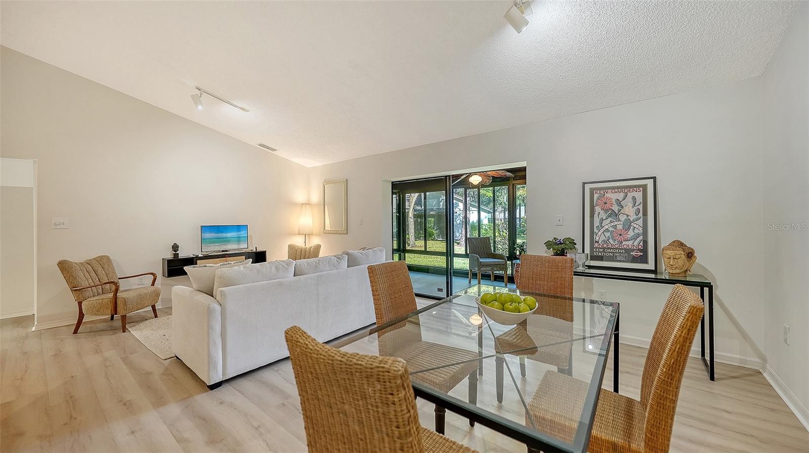 Image 7 of 25 For 4716 Oak Forest Drive W 56