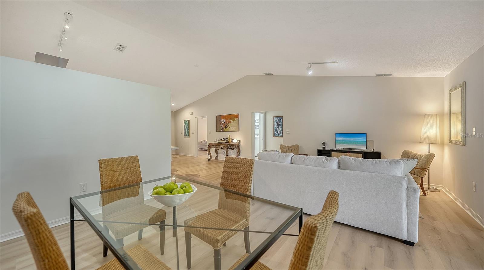 Image 8 of 25 For 4716 Oak Forest Drive W 56