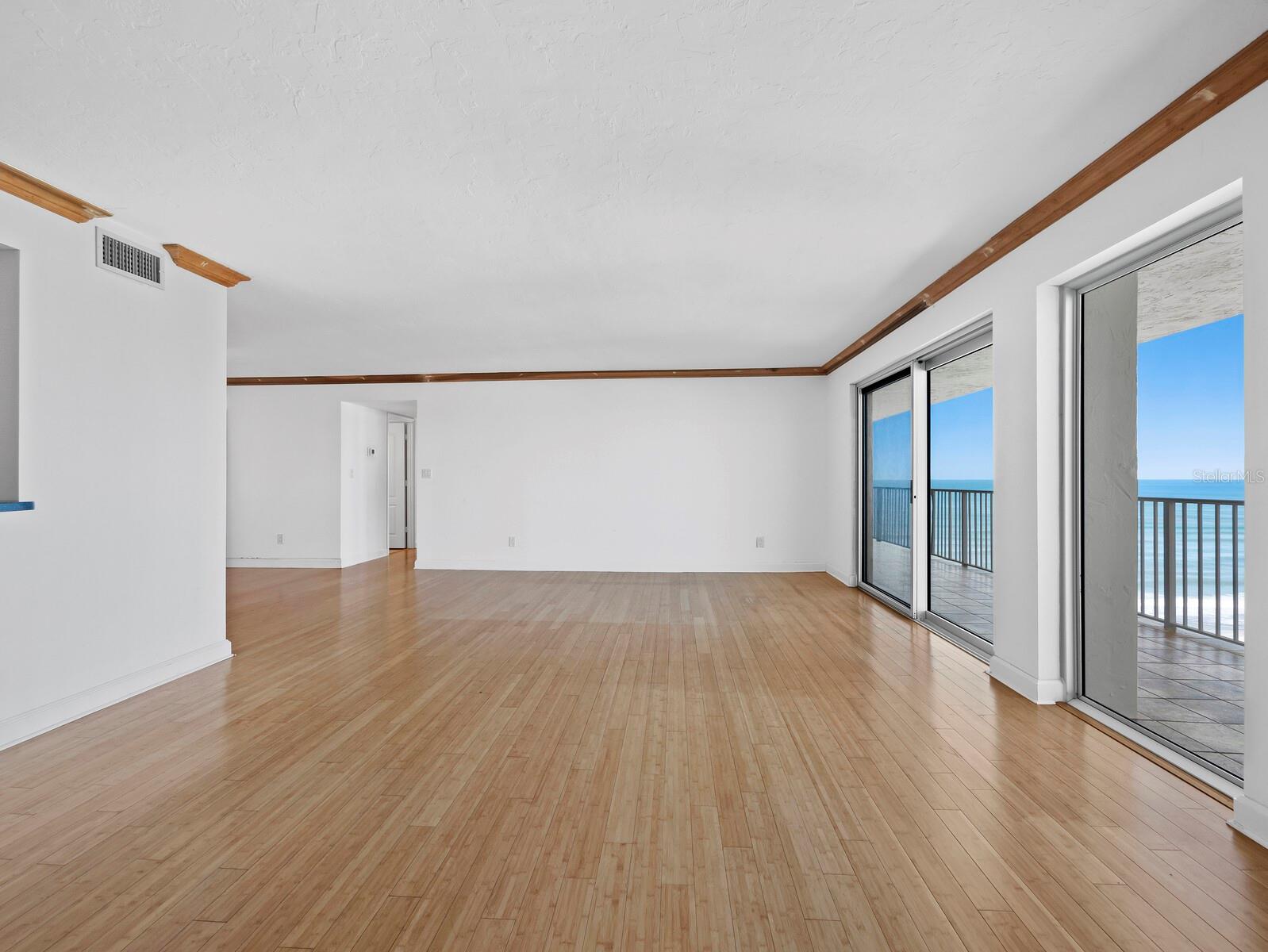 Image 5 of 37 For 2301 Gulf Of Mexico Drive 91n