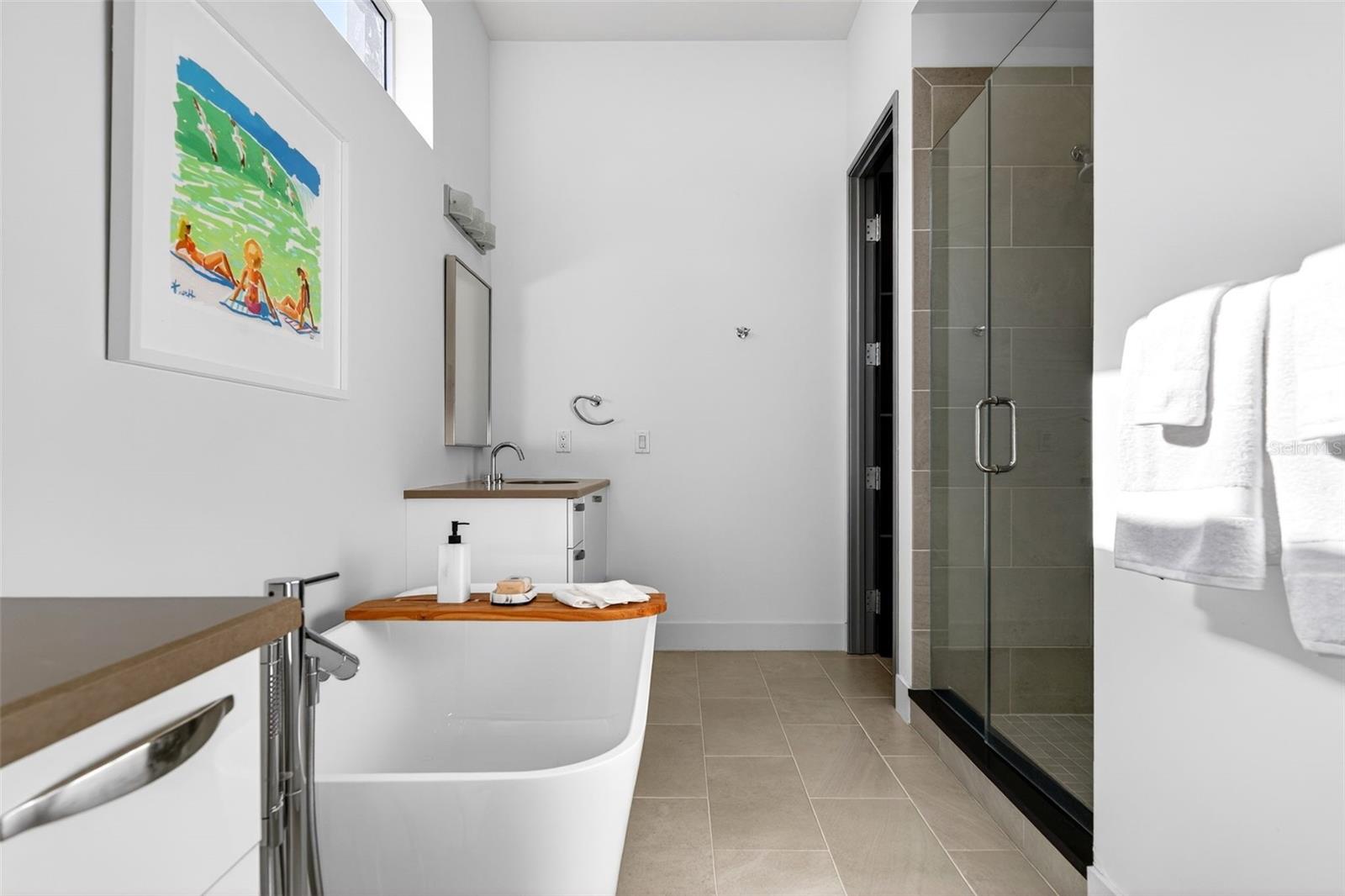 Image 17 of 38 For 234 Cosmopolitan Court