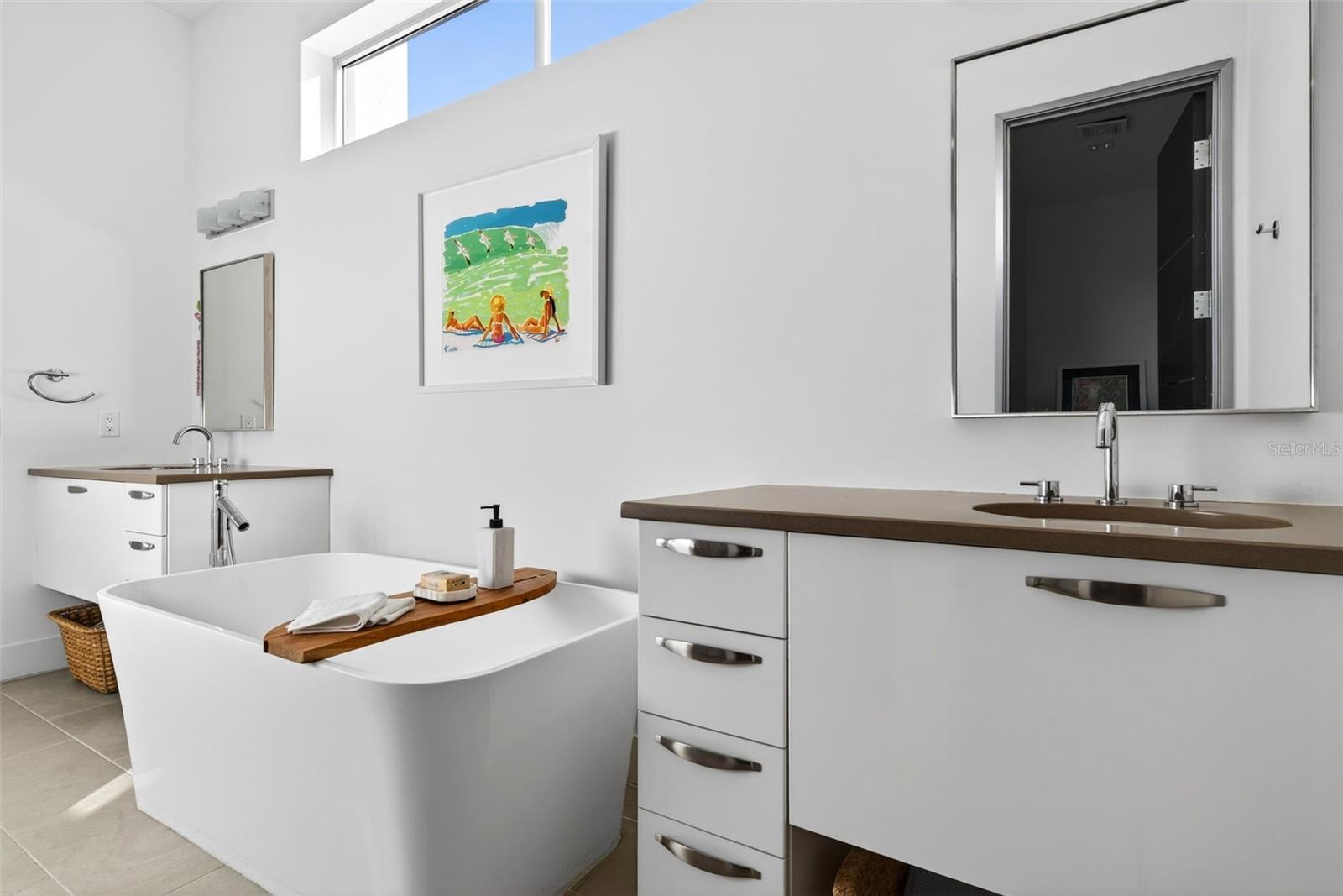 Image 18 of 38 For 234 Cosmopolitan Court