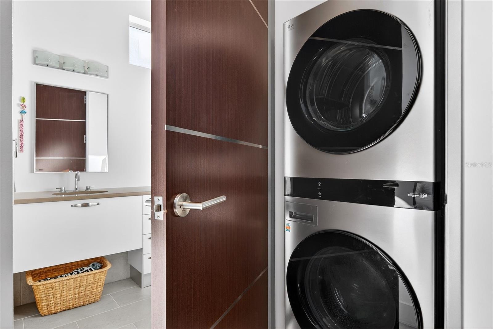 Image 24 of 38 For 234 Cosmopolitan Court