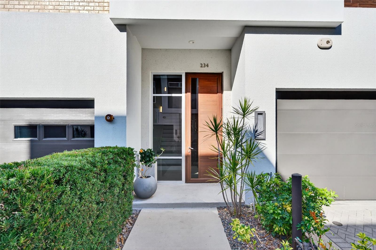 Image 32 of 38 For 234 Cosmopolitan Court