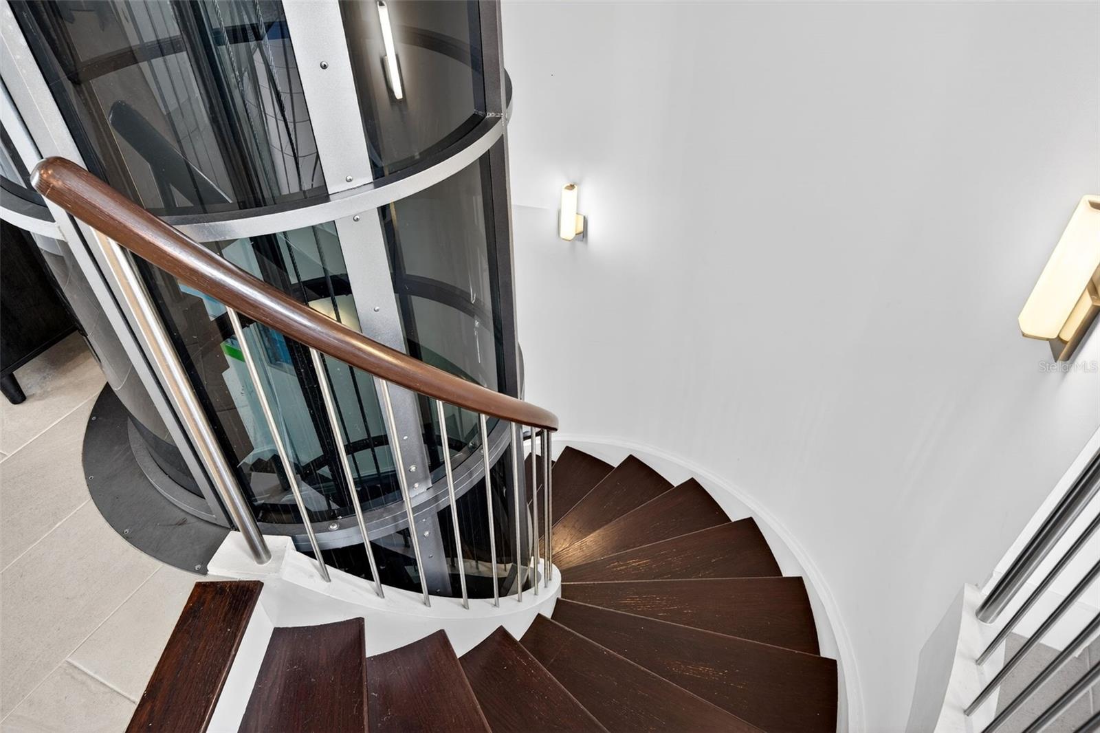 Image 5 of 38 For 234 Cosmopolitan Court