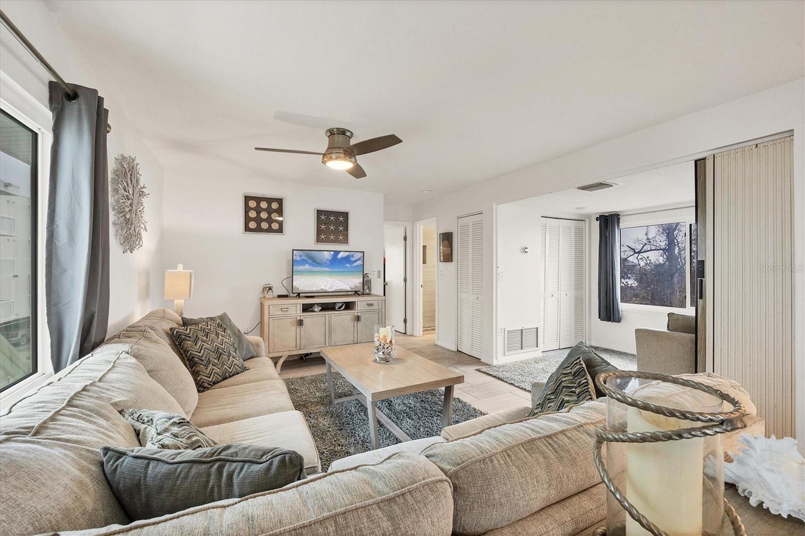 Image 19 of 50 For 2350 Beach Road 1b